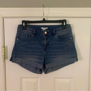 H&M Medium Wash Denim Blue Jean Shorts Rolled Hem Size 6